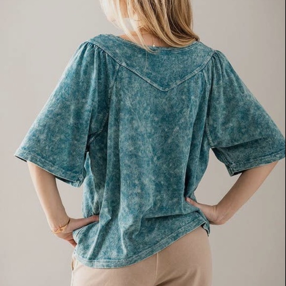 Flutter sleeve top - Picture 3 of 3